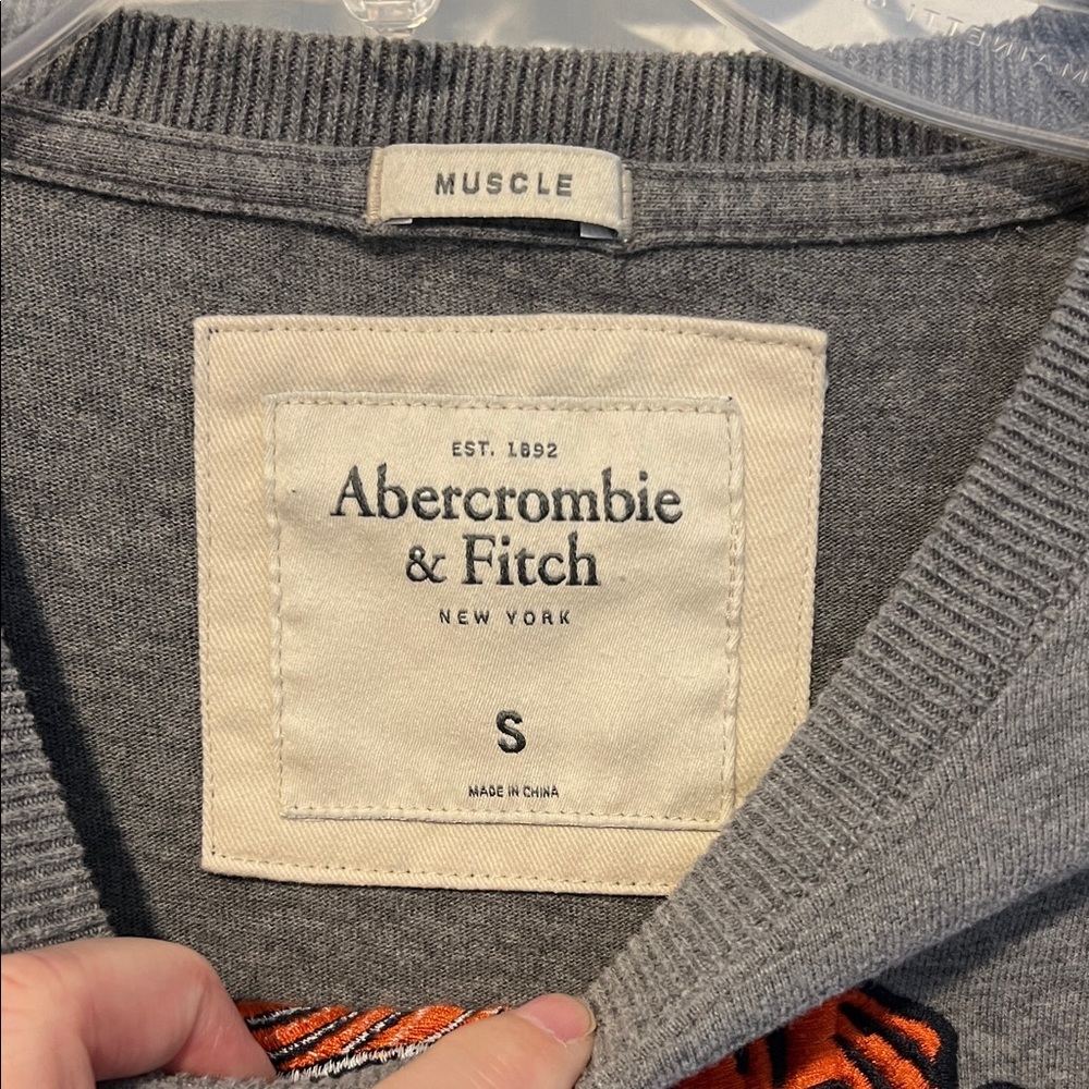 Abercrombie & Fitch Men’s Gray Shirt with Orange Detail Y2K 0002 - Picture 2 of 3